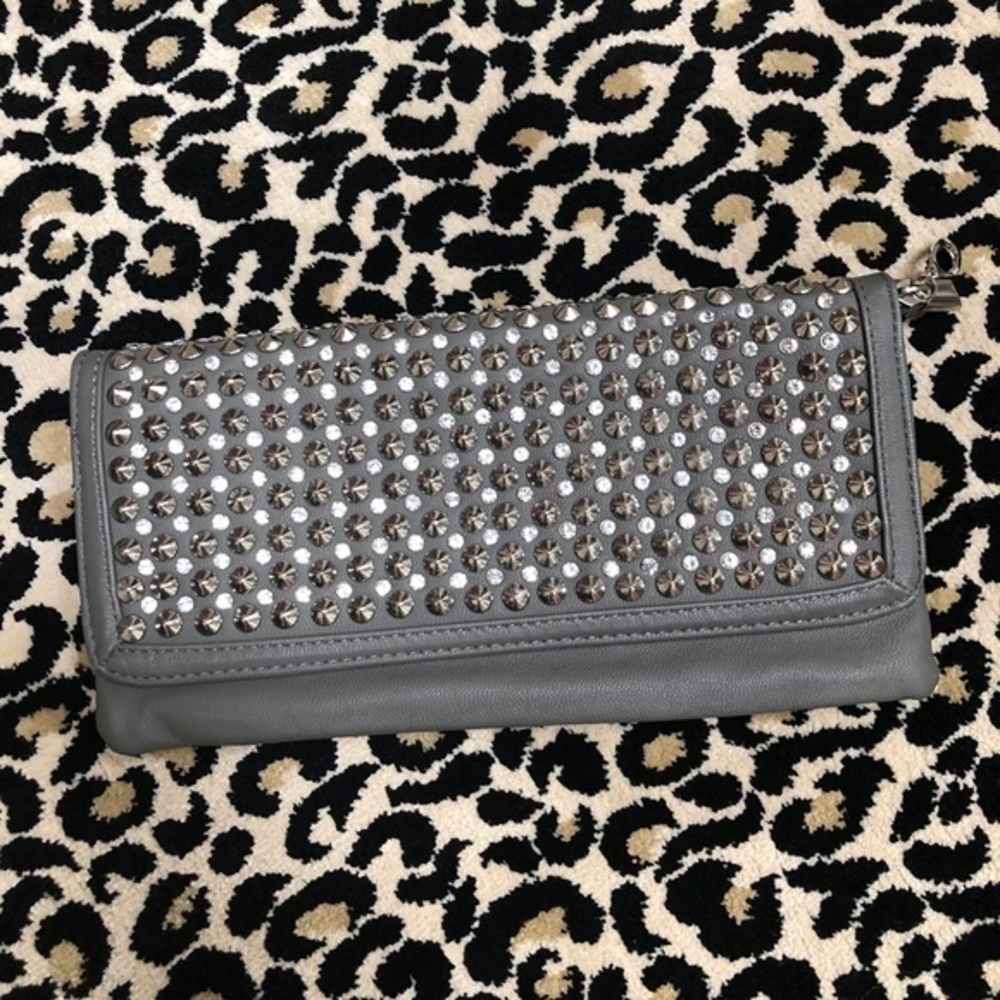 Faux leather‎ clutch